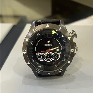 Saneesi Mens Black Round Sport Watch